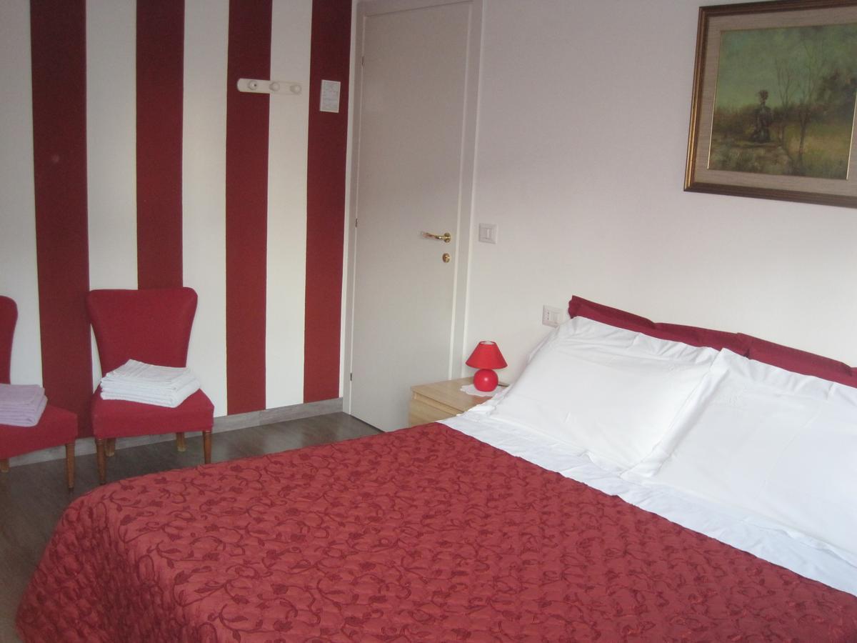Bed And Breakfast Lo Scrigno Polinago Exteriör bild